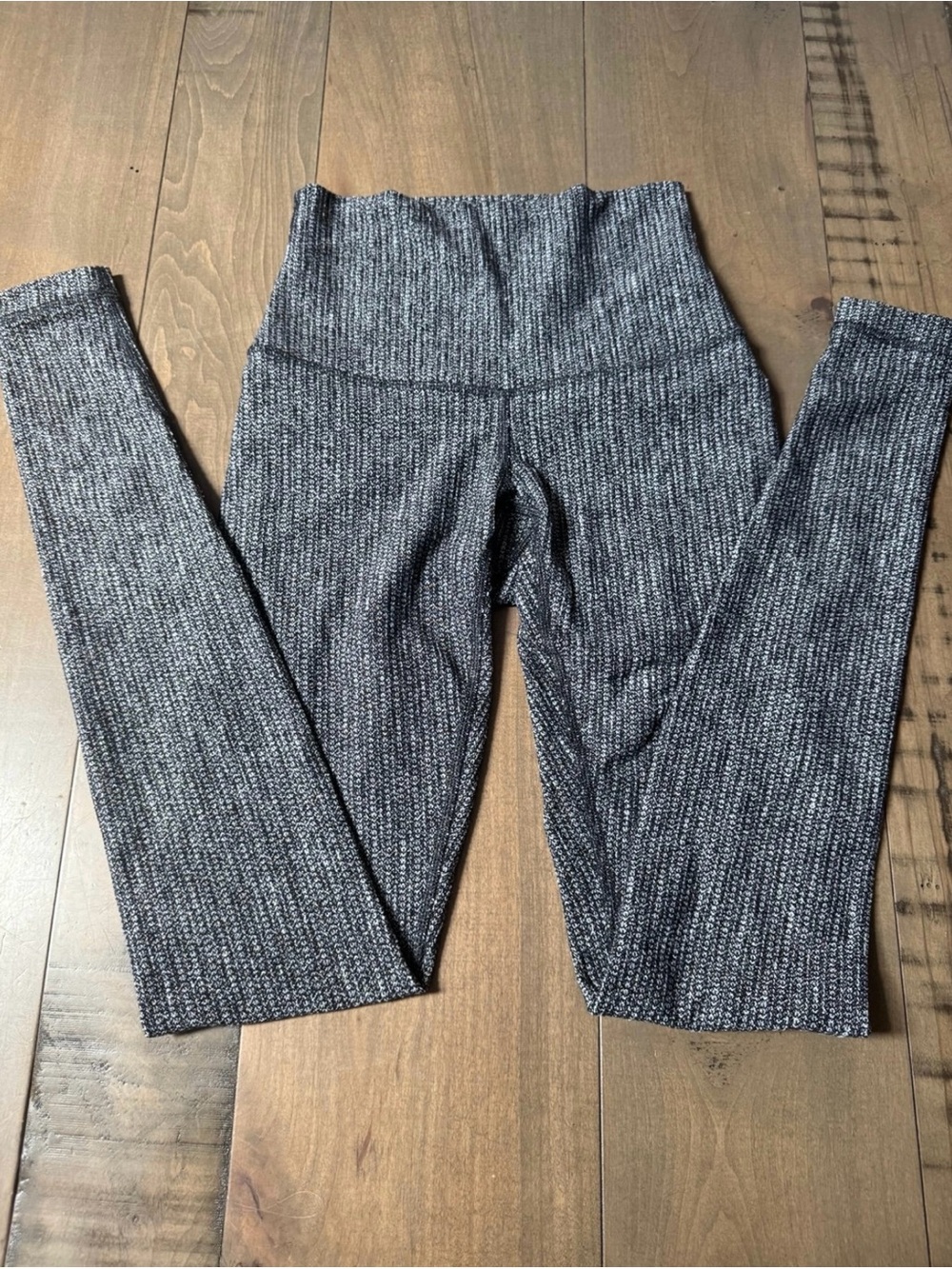 Lululemon Estimated size 0 or 2 Wunder Under Leggings Roll Down Coco Pique Black